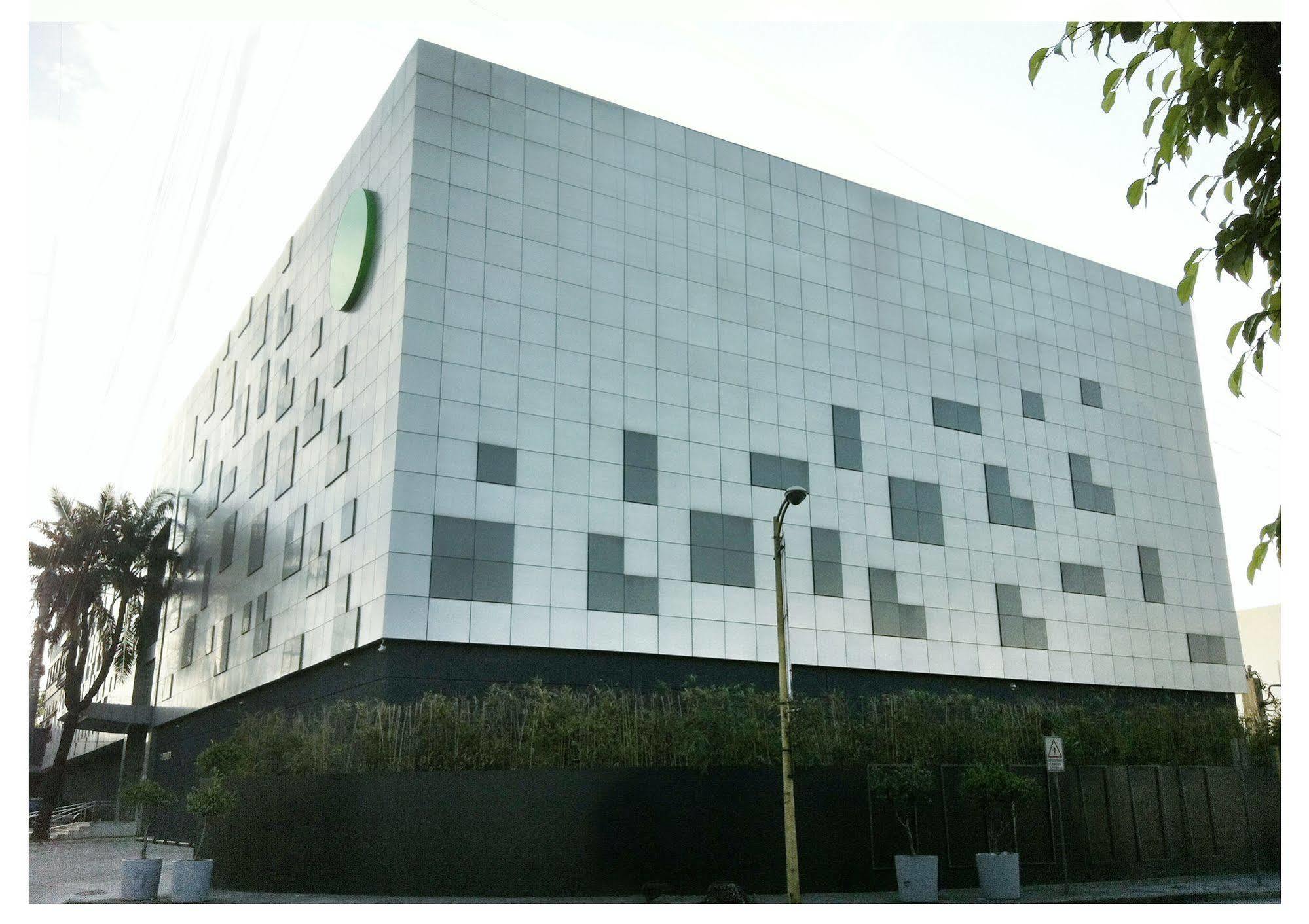 Green Sun Hotel Makati City Buitenkant foto